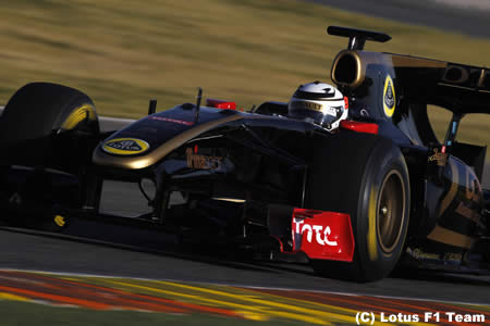 キミ・ライコネン「F1に慣れるには時間がかかる」