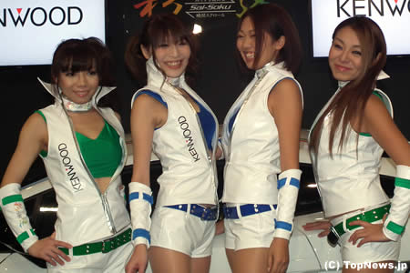 KENWOODのコンパニオン3＝東京オートサロン