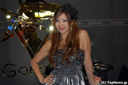 GORDONのコンパニオン2＝東京オートサロン