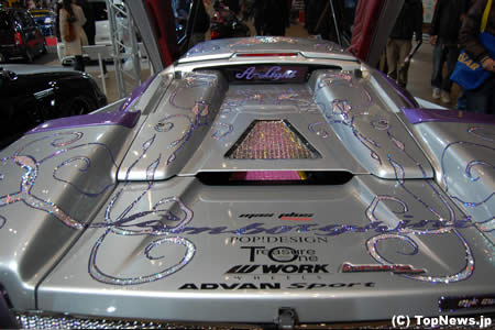 スワロフスキーなランボルギーニ・ディアブロ＝東京オートサロン