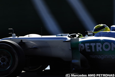 メルセデスAMGには「隠し玉」があるとレッドブル