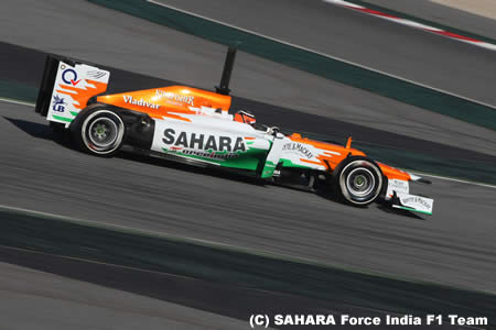 ニコ・ヒュルケンベルグ、タイヤをテストしてトップタイム記録