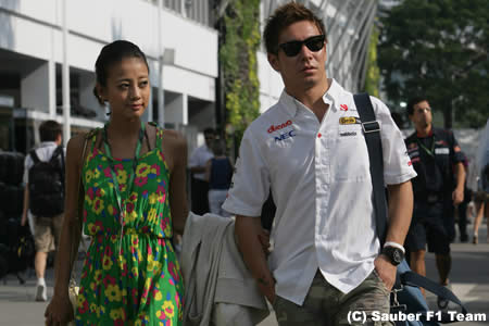 あびる優、小林可夢偉とともにモナコへ移住？