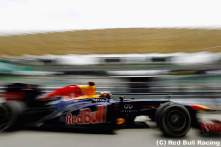 レッドブルのエンジン操作、ルール違反ではないとの裁定