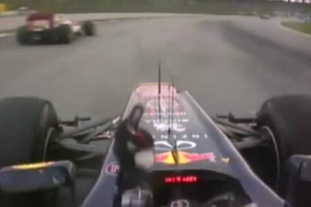 【動画】ベッテル、カーティケヤンに中指を立てる＝F1マレーシアGP