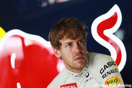 セバスチャン・ベッテルには何の問題もないと強調するレッドブル首脳
