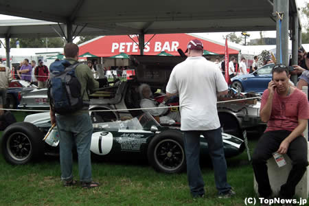 F1オーストラリアGP、デロリアンも展示　その1