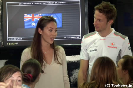 道端ジェシカ、開幕戦からバトンを現地応援＝F1オーストラリアGP　その1