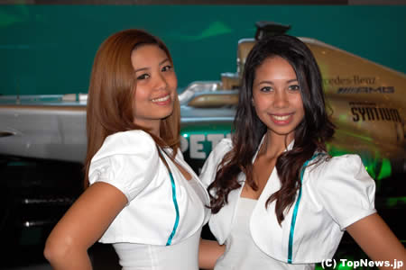 F1マレーシアGPを彩る美女　その1