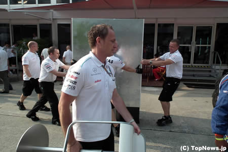 ロータスのパドック火災でメルセデスAMGもお引っ越し＝F1マレーシアGP　その3
