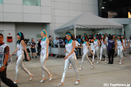 F1マレーシアGPのグリッドガール　その1