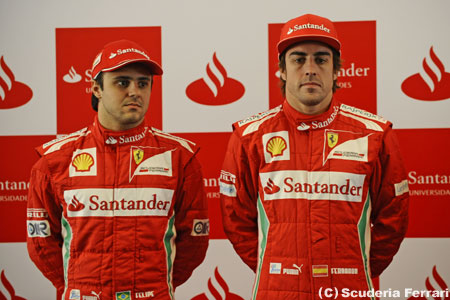 チームメートを擁護するフェルナンド・アロンソ