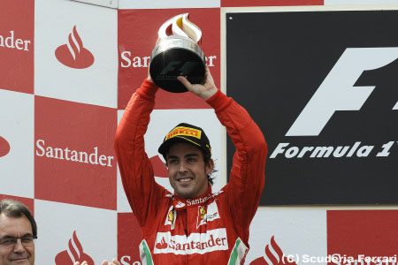 フェルナンド・アロンソ「クルマの限界を超えたところで頑張っている」