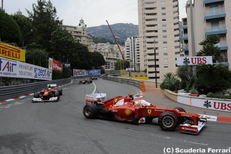 フェラーリ、アロンソの勝利よりもマッサを優先？