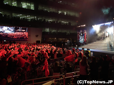 【映画】ジョニー･デップをヴァンパイアの観客がお出迎え　『ダーク・シャドウ』ジャパンプレミア