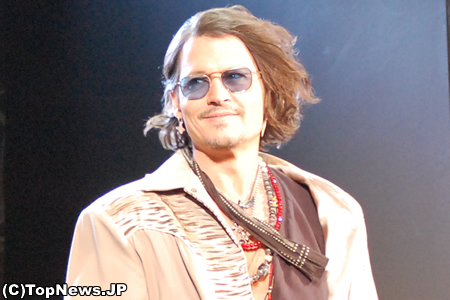 【映画】ジョニー・デップ「子どものころからの夢がかなった」／『ダーク・シャドウ』ジャパンプレミア