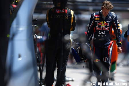 セバスチャン・ベッテルのリタイア原因究明を急ぐルノー