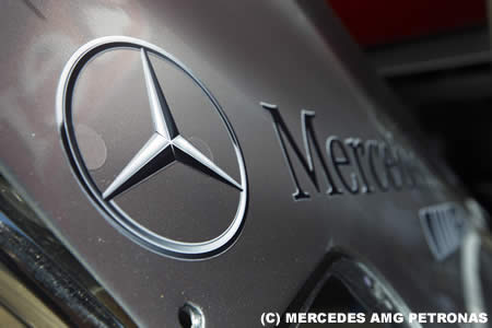 メルセデス、F1ボスの贈収賄事件でF1撤退も？