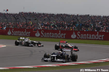 パストール・マルドナード、ペレスとの接触で100万円の罰金