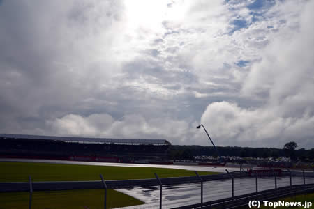 F1イギリス初日フリー走行終了後に晴れたシルバーストン　その1