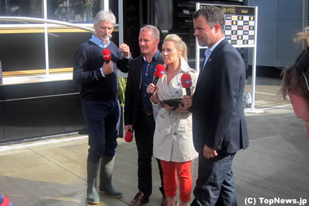 『Sky』のF1番組撮影風景　デーモン・ヒルは長靴＝F1イギリスGP