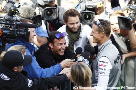 シューマッハの契約にノーコメントのメルセデスAMG