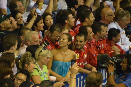 【画像】道端ジェシカ、バトンの表彰台へ