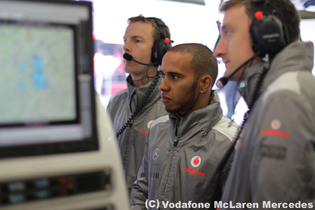 ハミルトンのうっかりツイートがライバルの餌食に？