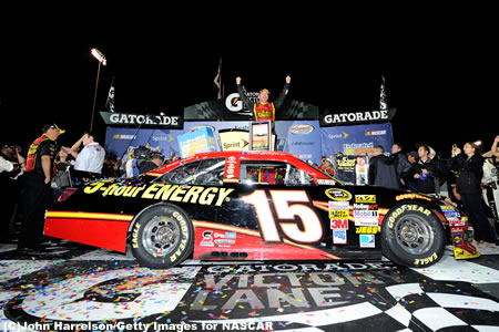 NASCARスプリントカップ第26戦 Federated Auto Parts 400　ボウヤーが今季2勝目