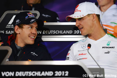 シューマッハの現役続行を願うベッテル