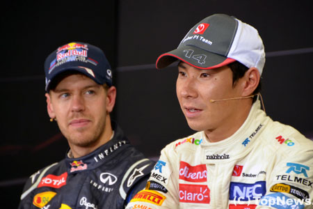 レース後記者会見、“夢”を“可”能にした“偉”大な可夢偉をベッテルも祝福