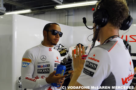 ハミルトン、勘違いでバトンを批判