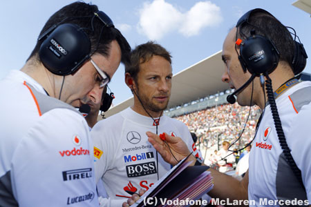 マクラーレンで足場固めをするバトン