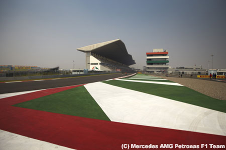 蚊に悩まされているF1インドGP