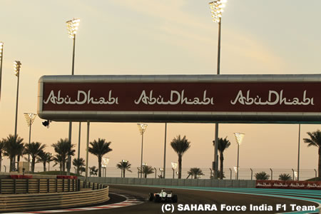 F1開幕直前のアブダビに砂嵐