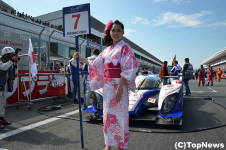レースを華やかにするグリッドガール＝WEC第7戦富士