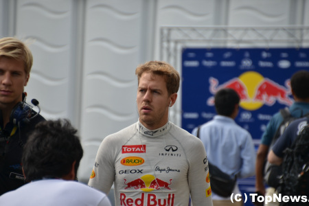 F1日本GP予選に向かうベッテル、ウェバー、アロンソ