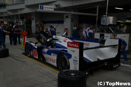 WEC参戦のトヨタ、リアウイング交換練習の様子＝WEC