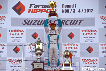 中嶋一貴が初の年間王者　フォーミュラ・ニッポン最終戦で女神が微笑む