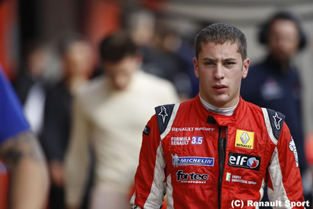 「レッドブルはドライバーを犬みたいに扱っている」と若手ドライバー