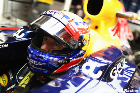 レッドブル、アブダビで散々なウェバーを批判