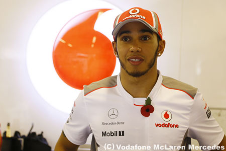 ハミルトン、R＆B歌手エンジェルとレコーディング