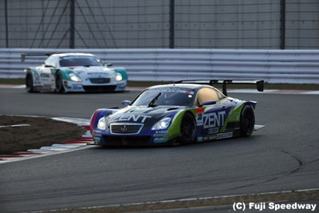 【富士スプリントカップ】GT500第2レース、ZENT CERUMO SC430の立川祐路が白熱のレースを制す