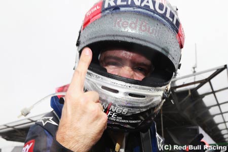 ベッテル、ライバルたちの「卑怯なやり方」を非難