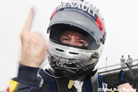 ベッテル「レッドブルは神話的地位を築いている最中」