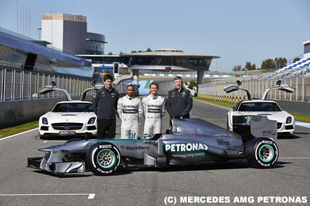 メルセデスAMG、2013年F1マシンW04を発表