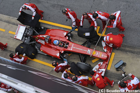 厳しい規則でF1マシンはどれも個性なし