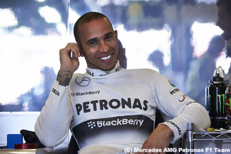 ハミルトン、元F1ドライバーらを見返す