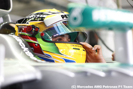 エクレストンのコメントに「落ち着かない」ハミルトン