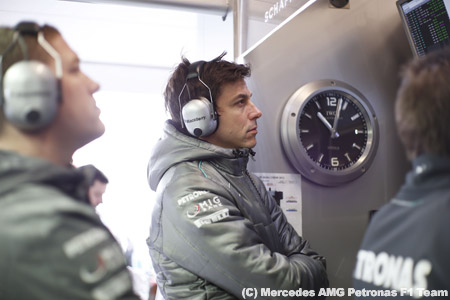 メルセデスAMG、チーム上層部に不協和音？